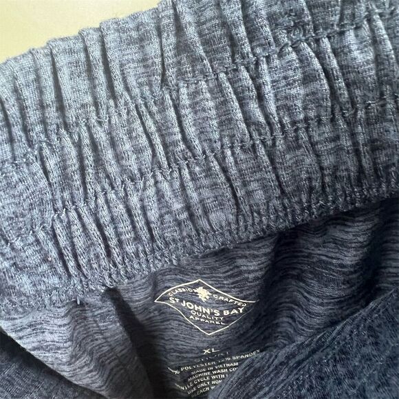 St. John's Bay womens XL Heathered Blue Knit Sweat Shorts Elastic Waist Pockets - Picture 2 of 4